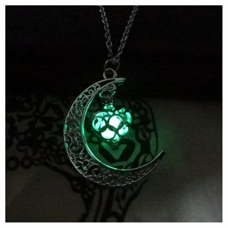 Luminous Pendant Necklace – Silver-Plated Glow-in-the-Dark Jewelry