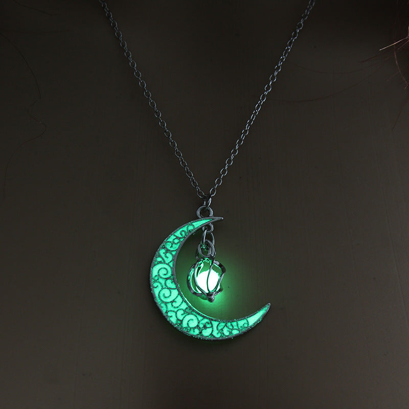 Luminous Pendant Necklace – Silver-Plated Glow-in-the-Dark Jewelry