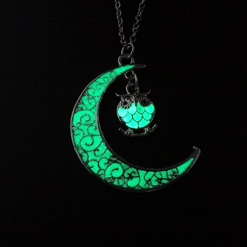 Luminous Pendant Necklace – Silver-Plated Glow-in-the-Dark Jewelry